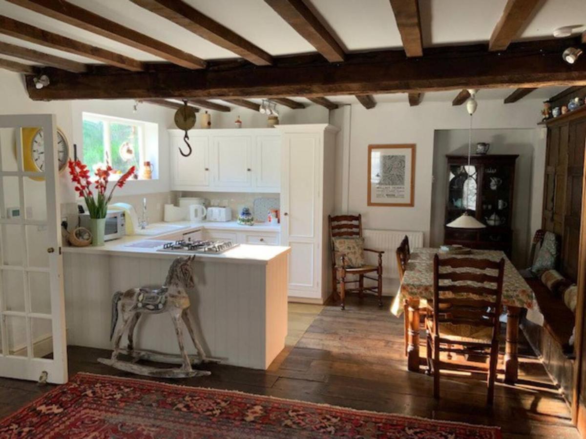 Pass The Keys Magical Period House In The Heart Of Ludlow Extérieur photo